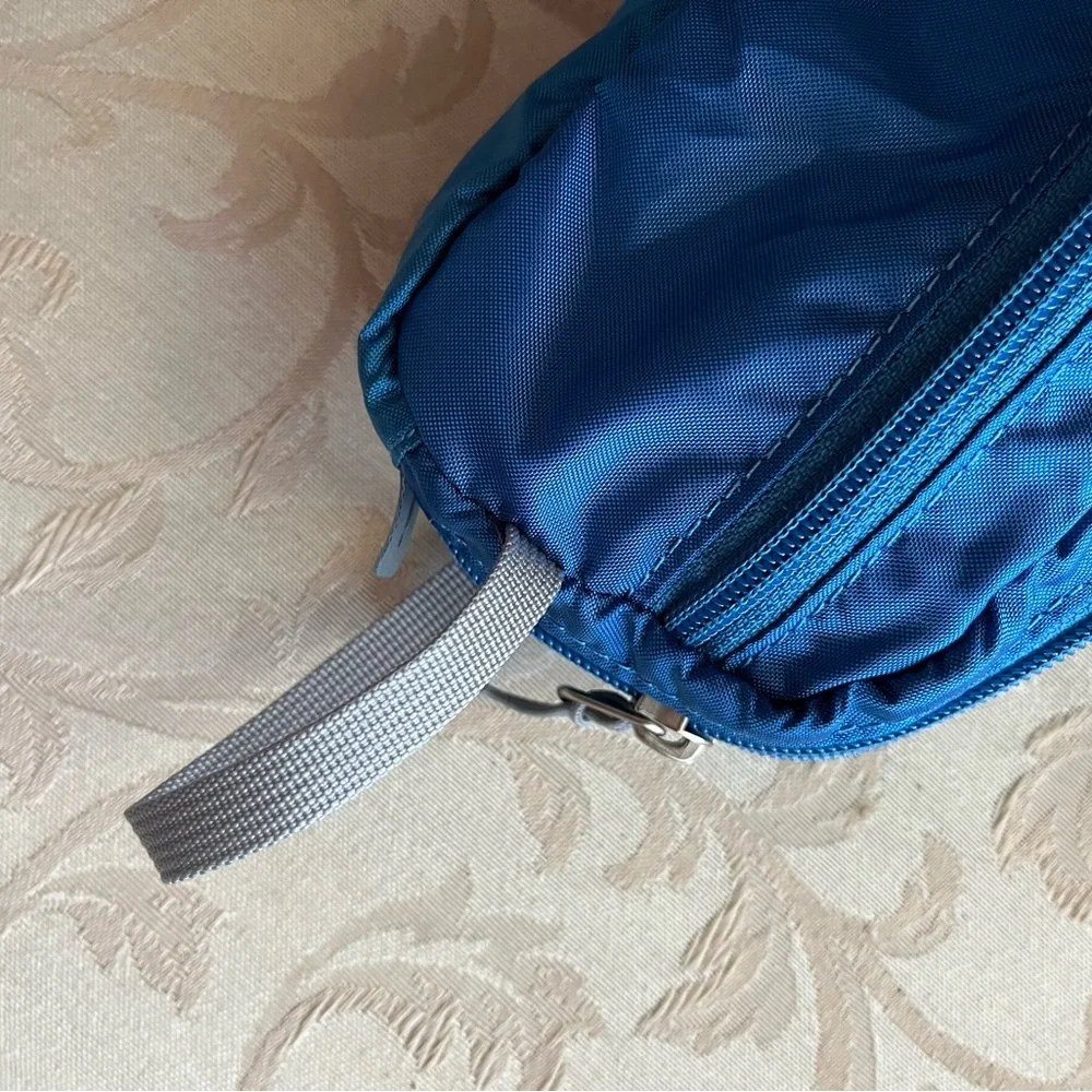 REI Navy Blue Men's Belt Bag - Picture 7 of 9
